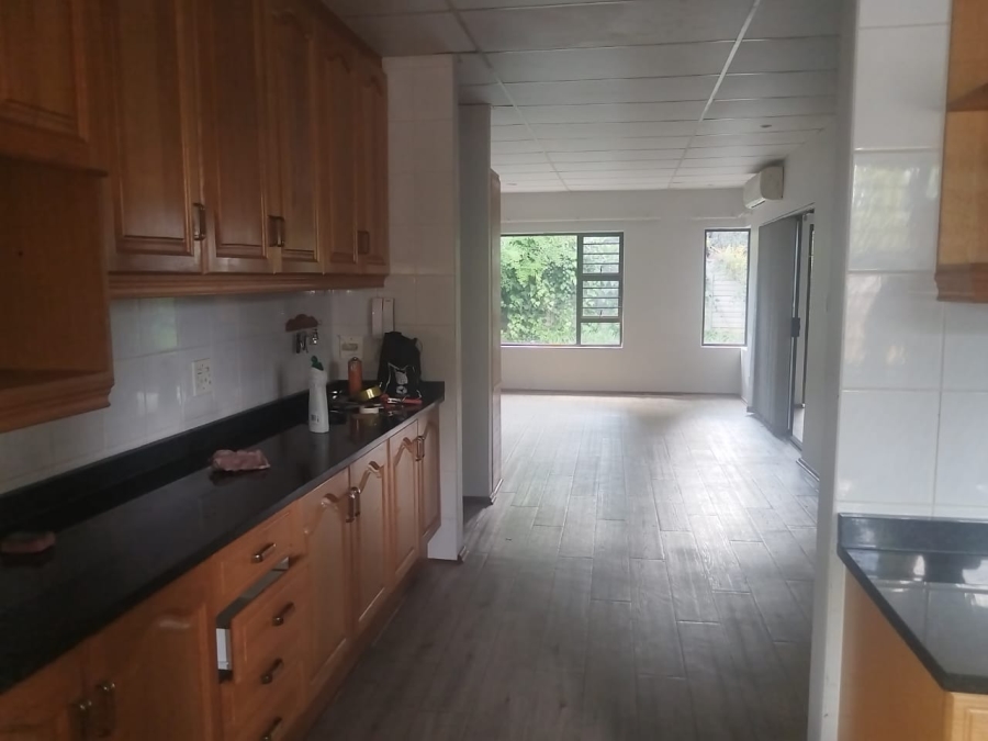 To Let 3 Bedroom Property for Rent in Hillsboro Free State
